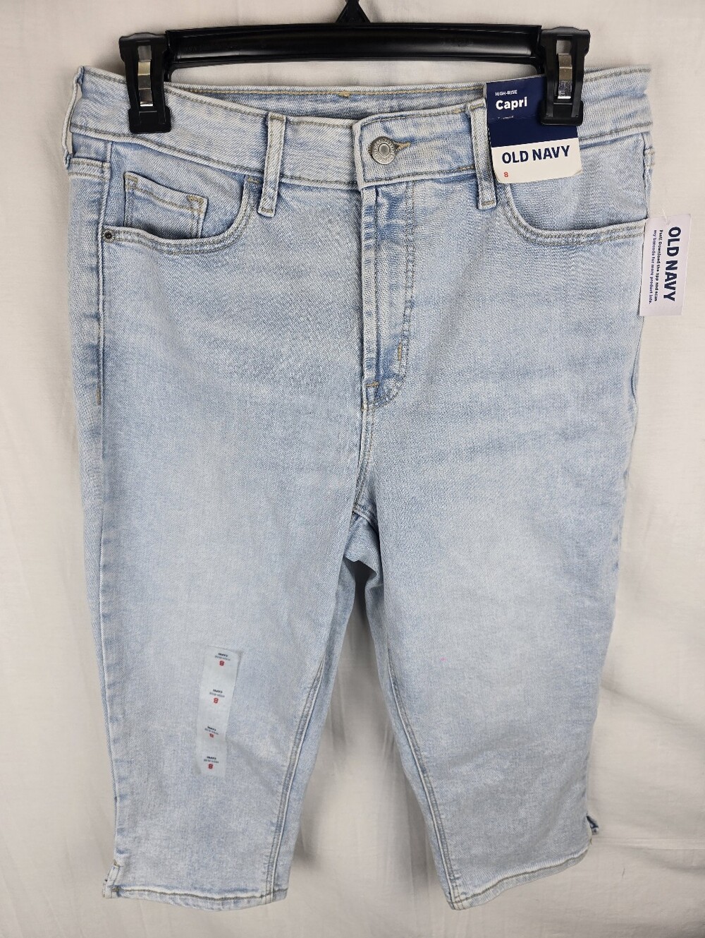 NWT Old Navy Women's Light Wash Capri Jeans Sz 8